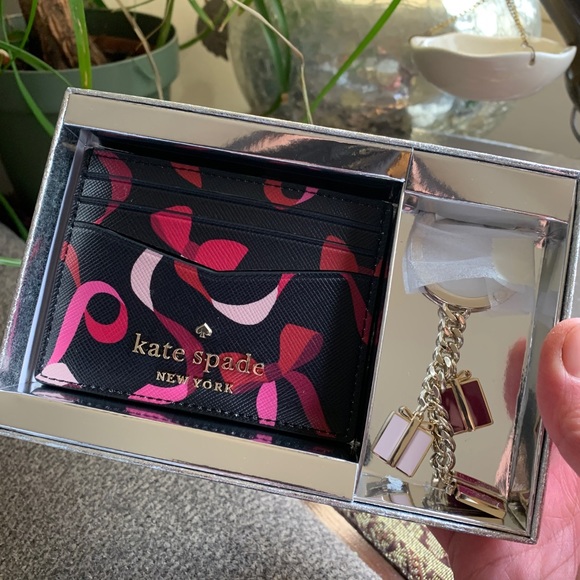 Authentic KATE SPADE Leather gift print card case and keychain set - Picture 3 of 10